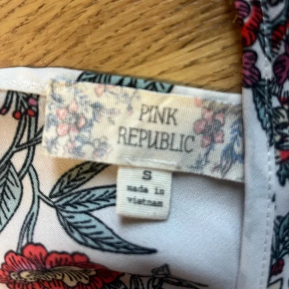 Pink Republic - small sheer flowery tank top - Picture 3 of 3